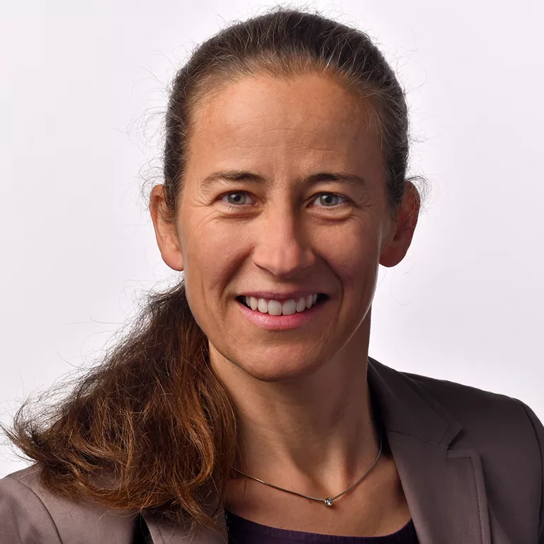 Portrait photo of Nathalie Fortier