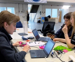 Alfred Sundberg, Antonina Janvrin, Oliwia Wójtowicz from team Stella Navis won the competition. A boy and two girls working on their computers